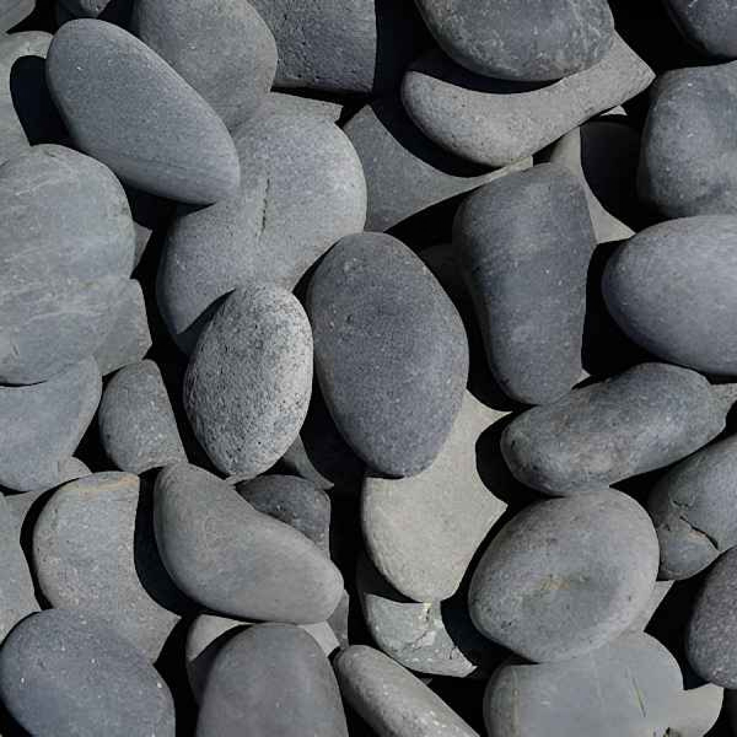 Flat Black Pebbles (5-7mm)-(7-9mm)-(2-3cm)-(3-5cm)-(4-6cm) 20kg Bag - Processed & Natural Level Pebbles & True Cobblestones