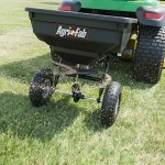 Agri-Fab 34 kg Tow Behind Broadcast Spreader for Lawn Tractors - Spreaders for Lawn & Garden