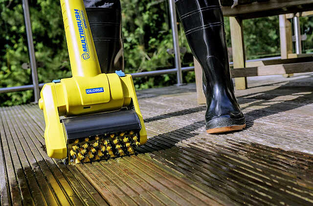 Cleaning a Wood Deck with the MultiBrush GLORIA