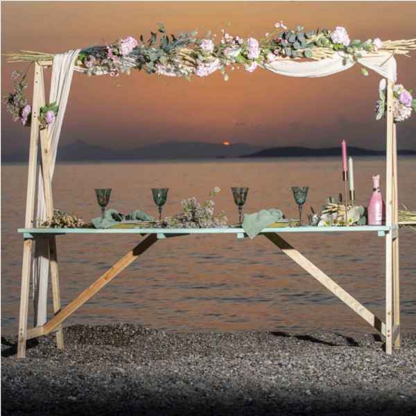 Wooden Picnic Table With Canopy 140x159x85cm